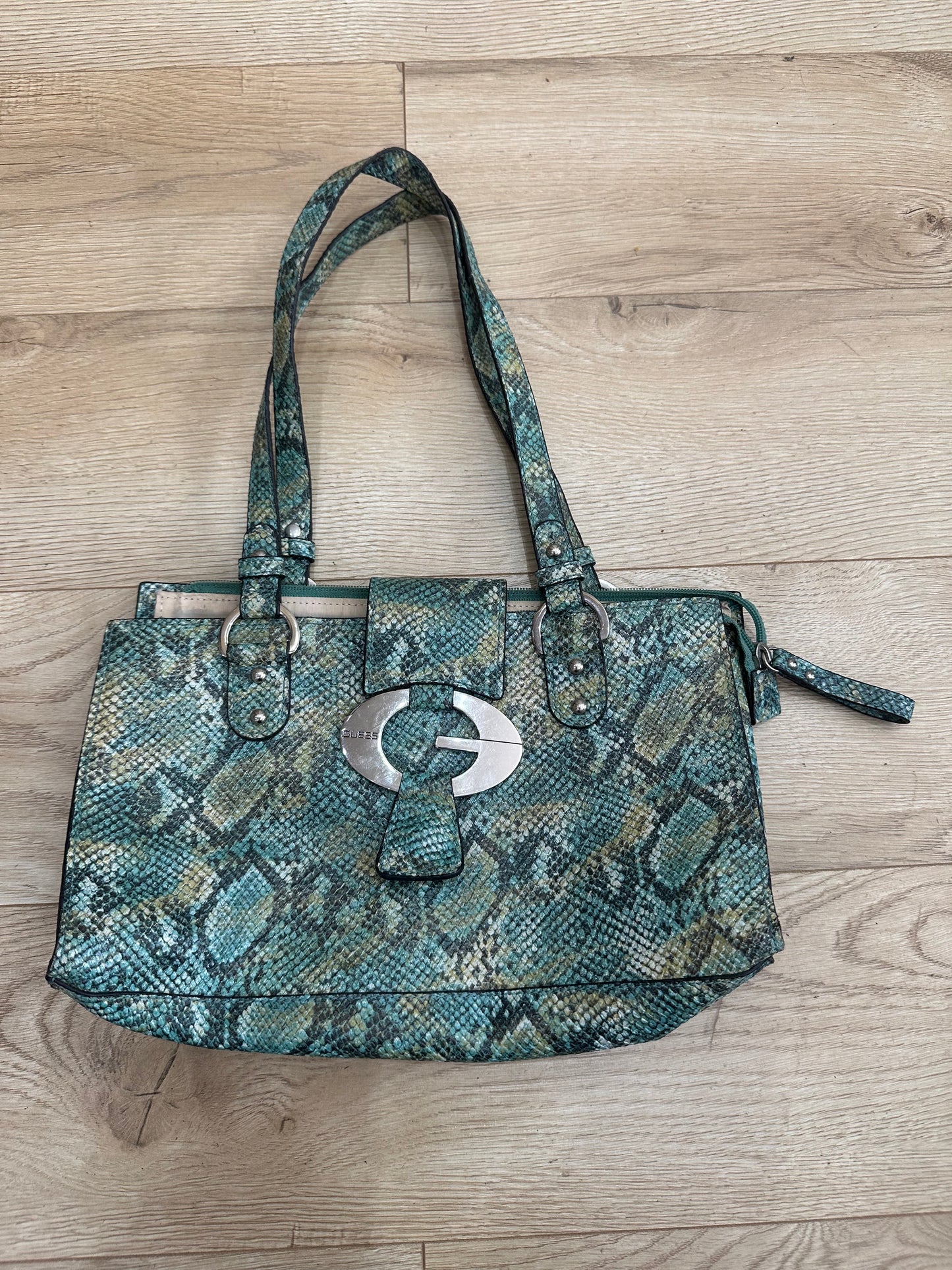 summermaxxing drop | green guess snakeskin shoulder bag