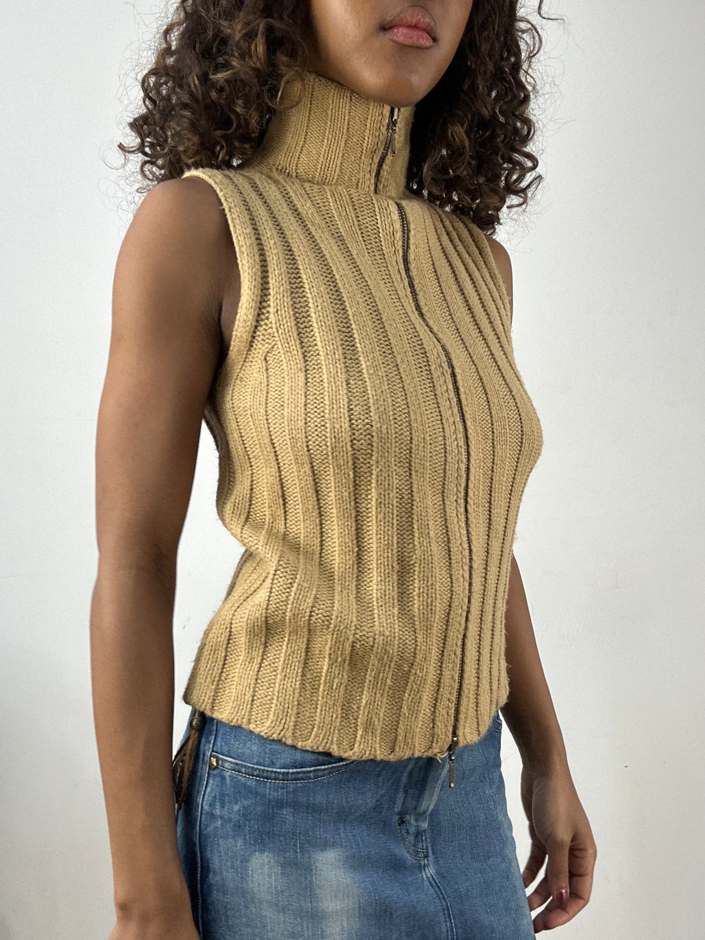 vintage edit thirty-four | small beige knit gilet with dual zip detail