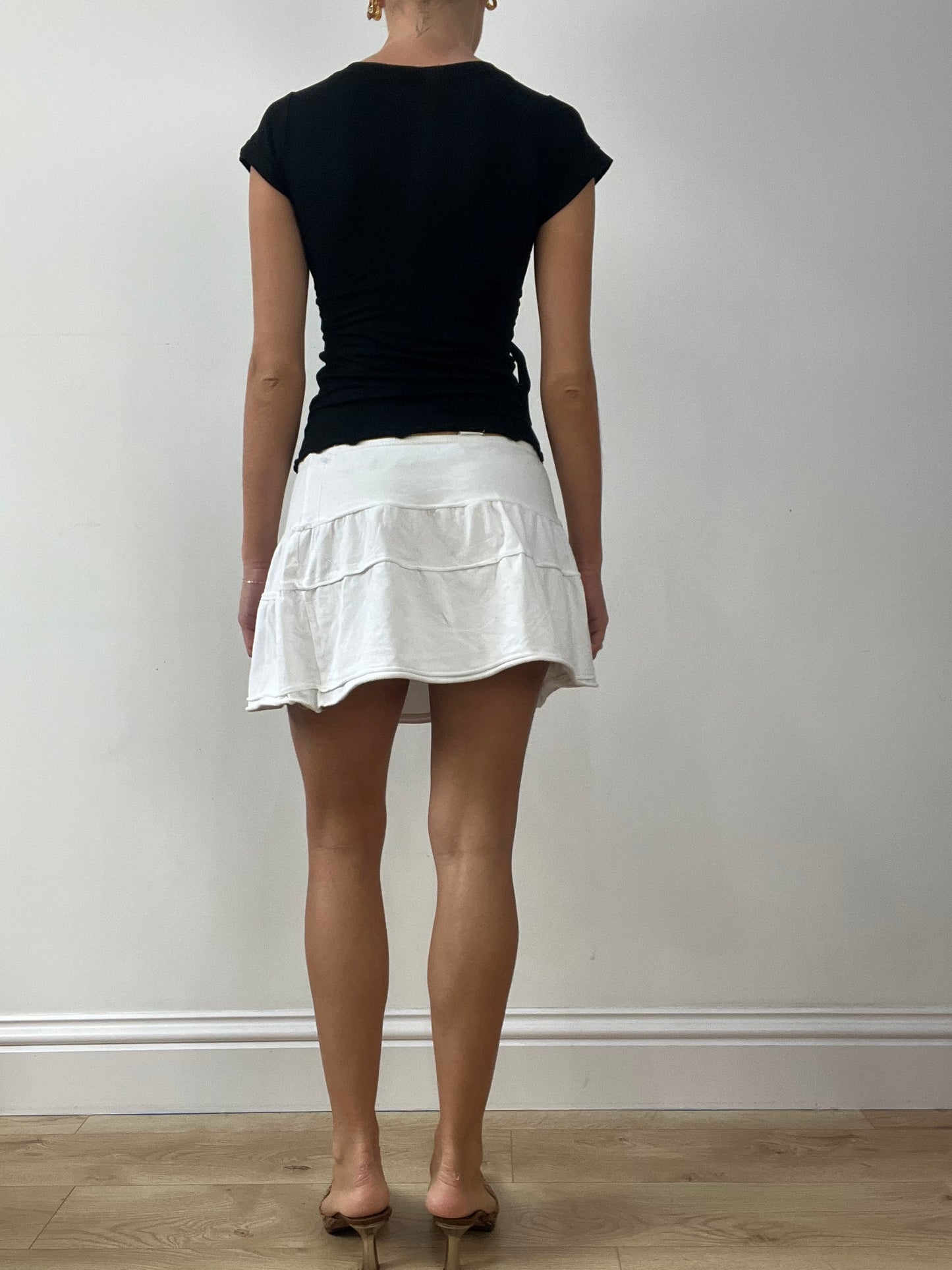 GIRLBAND DROP | small white diesel ruffle skirt