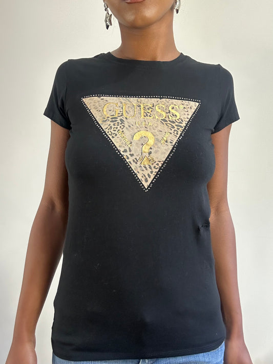 BEST PICKS | small black guess logo t-shirt
