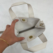 💚 FRESHERS FITS DROP | small white shoulder bag with strap
