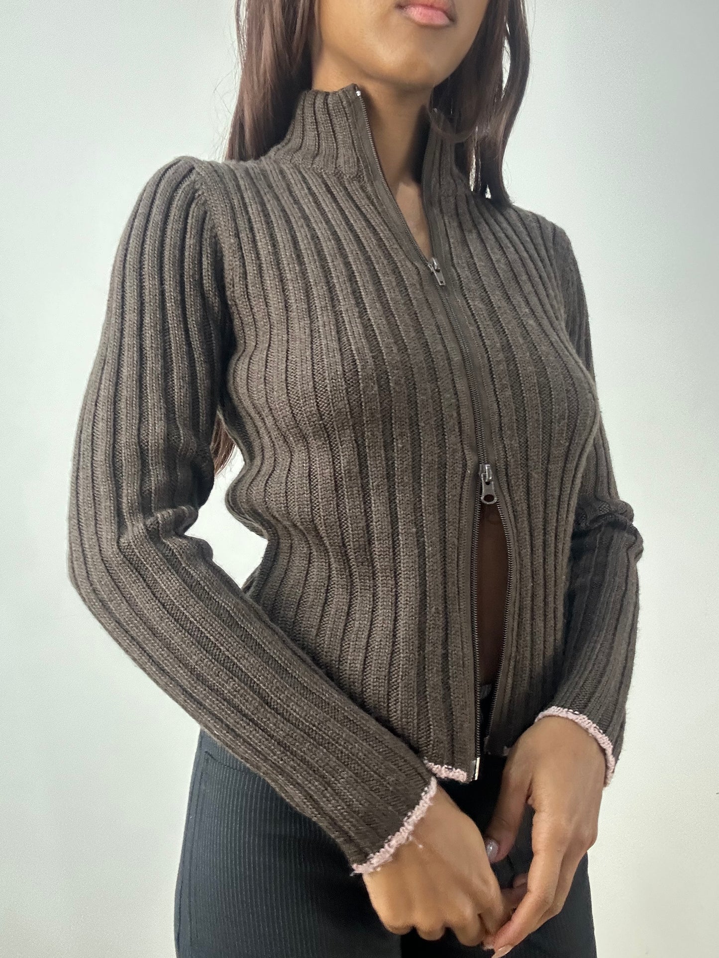 BEST PICKS | small brown knit dual zip jumper