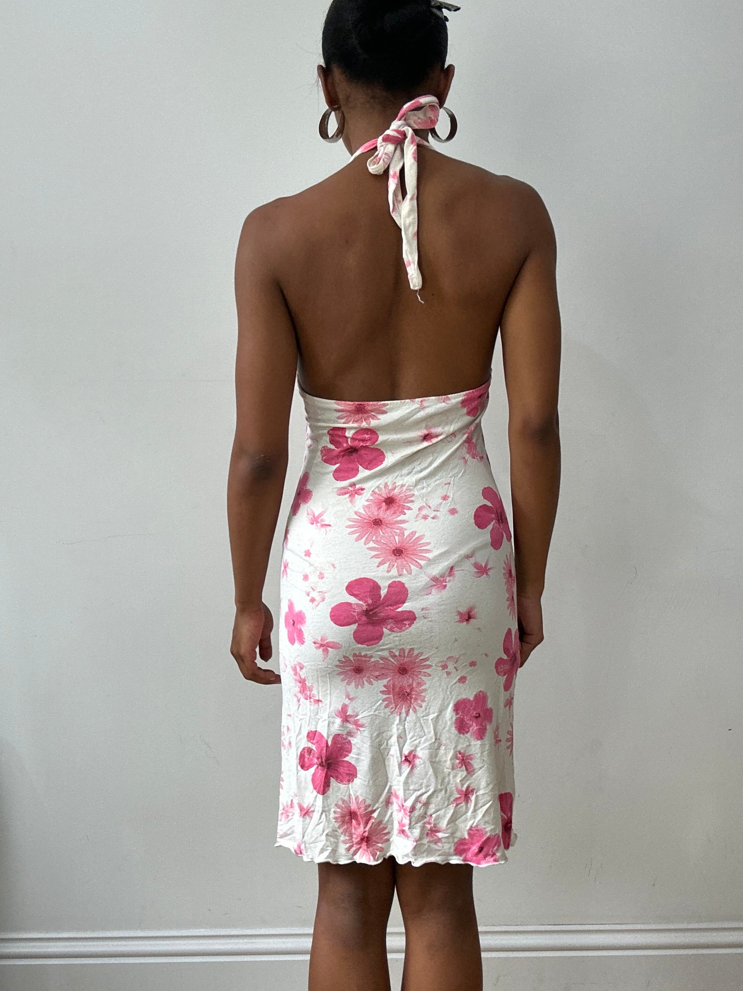 vintage edit thirty-two | small white halterneck midi dress with pink hibiscus print