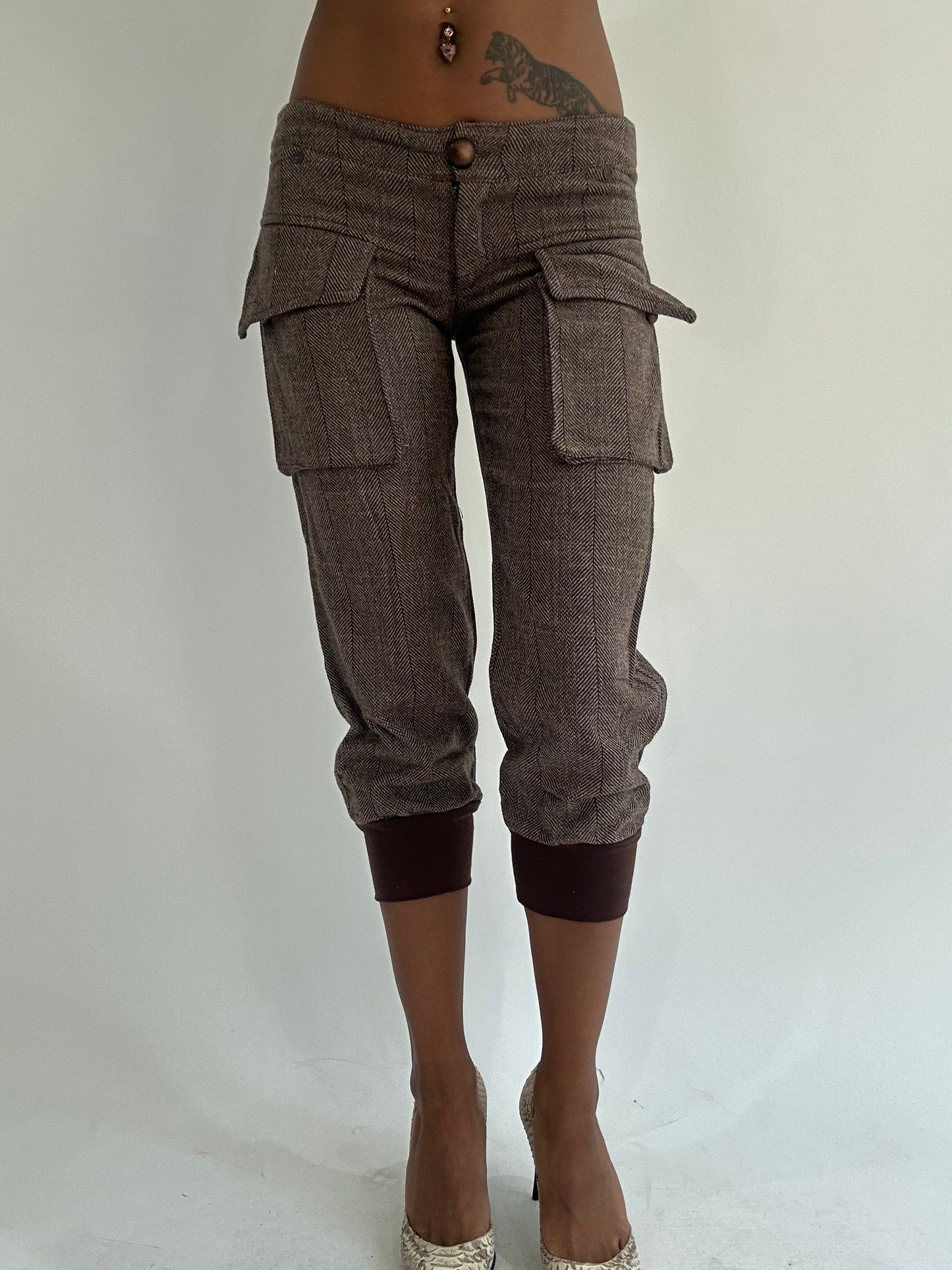 ‼️ | dark brown tweed style capri