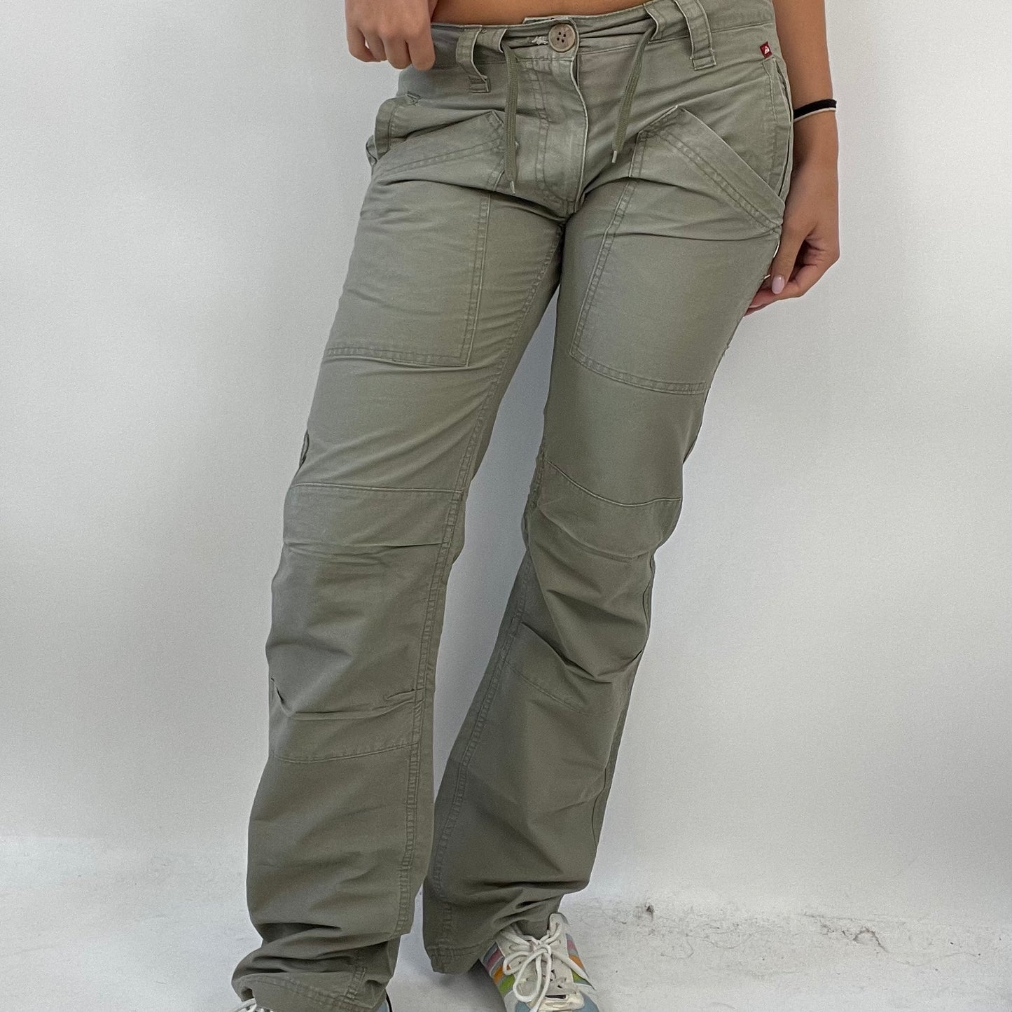 💚 HAILEY BIEBER DROP | small khaki quiksilver trousers with drawstring