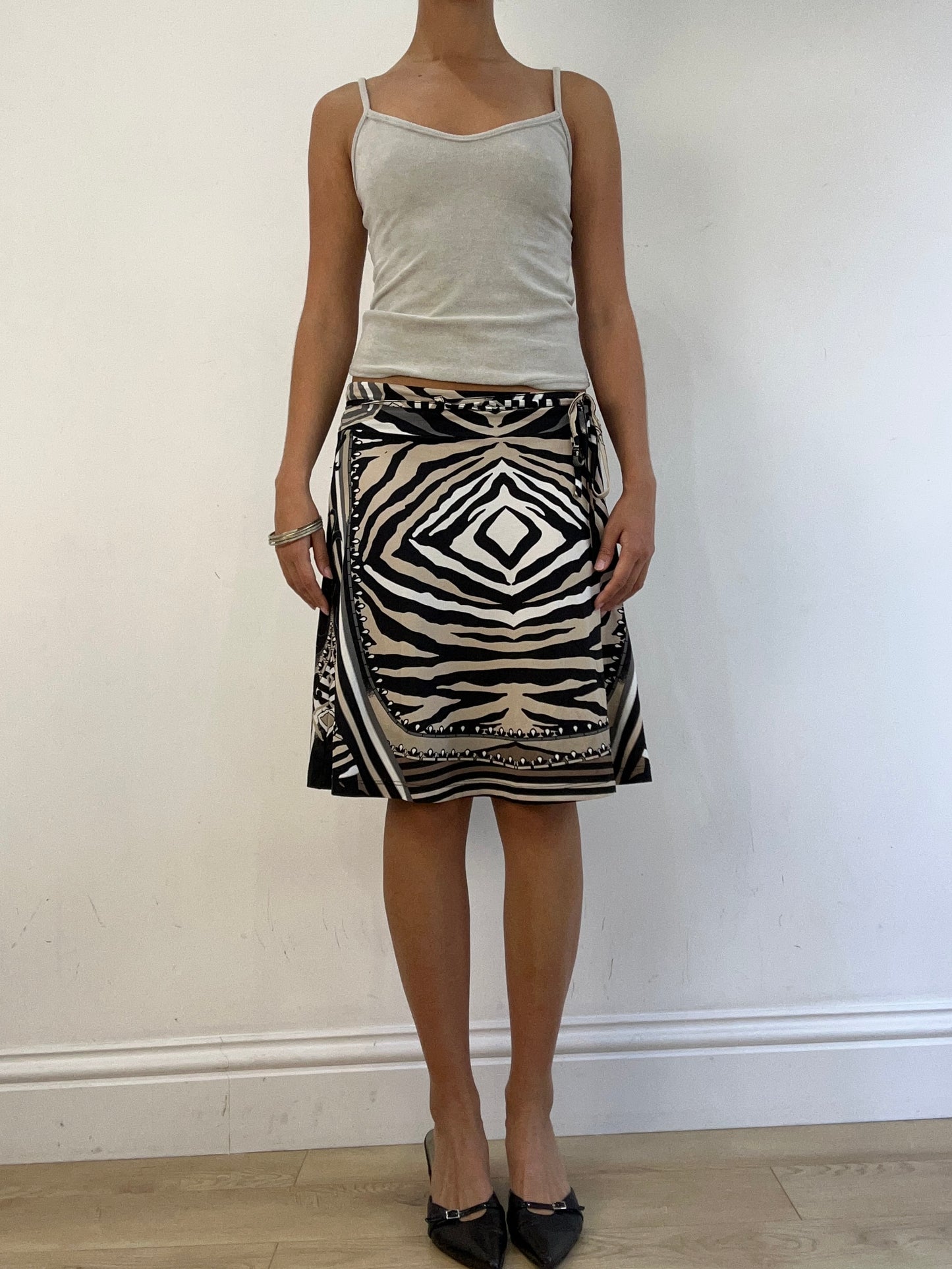 VINTAGE PICKS | small brown skirt with zebra print