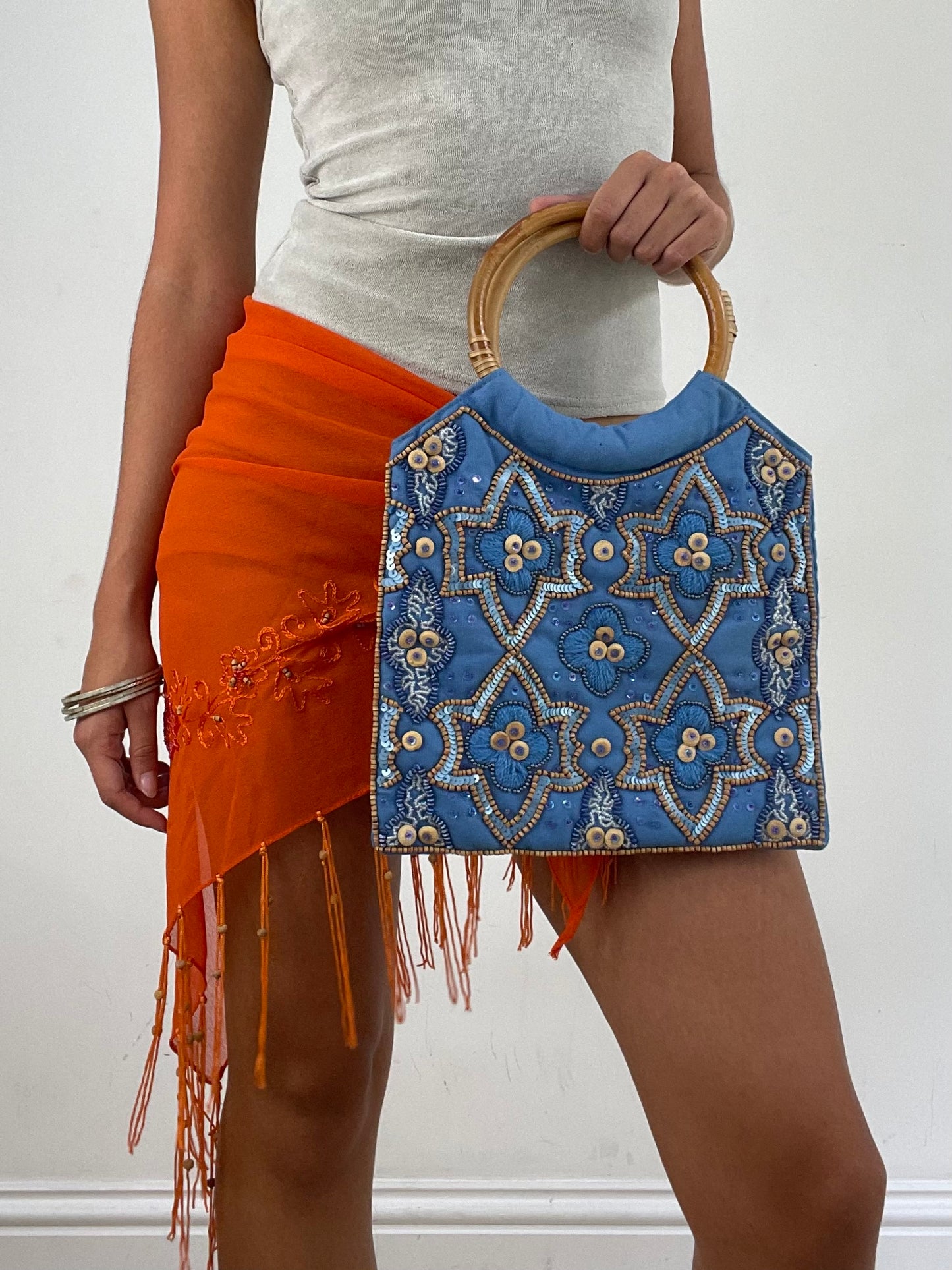 VINTAGE PICKS | blue beaded clutch bag