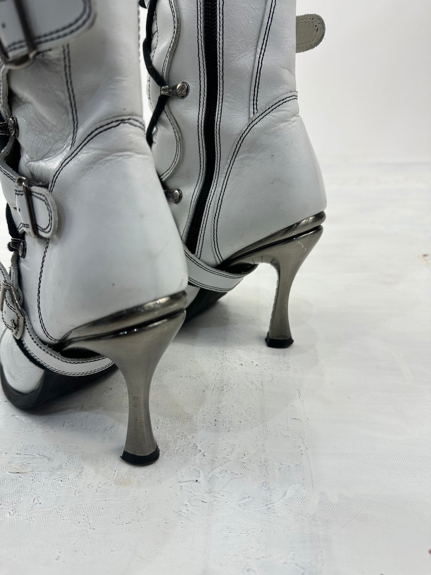 ⭐️vintage edit: indie sleaze | UK5.5 white new rock lace up heeled boots with silver hardware