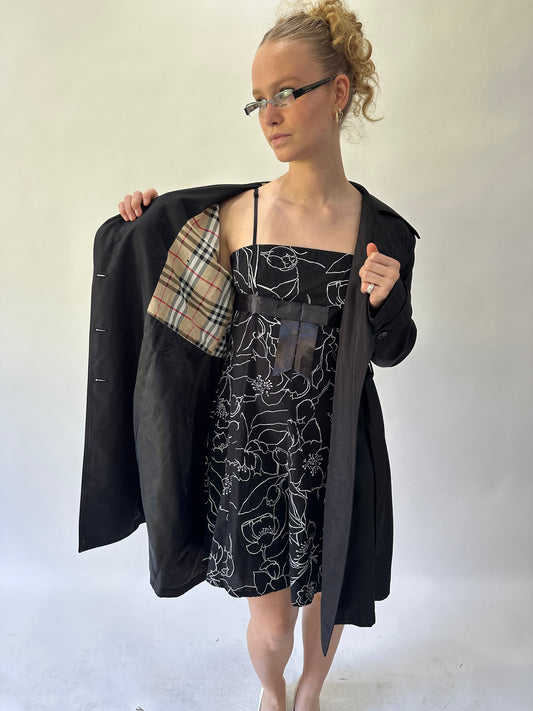 devil wears prada | small/medium black burberry cropped trench coat