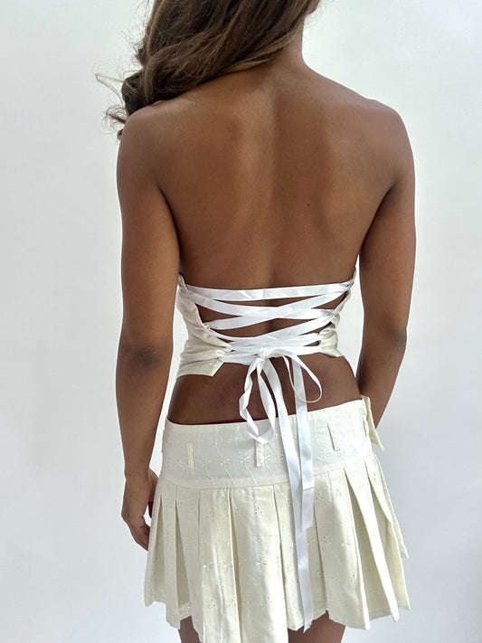 #437 SAMPLE SALE | صغيرة بيضاء إيما أعلى نساء الملابس عينة