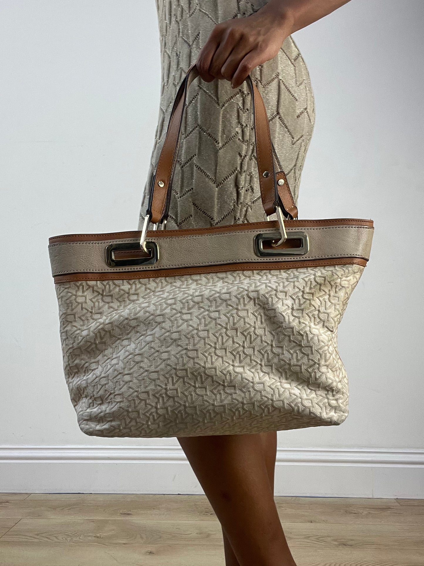 vintage edit thirty-three | white dkny shoulder bag with monogram print