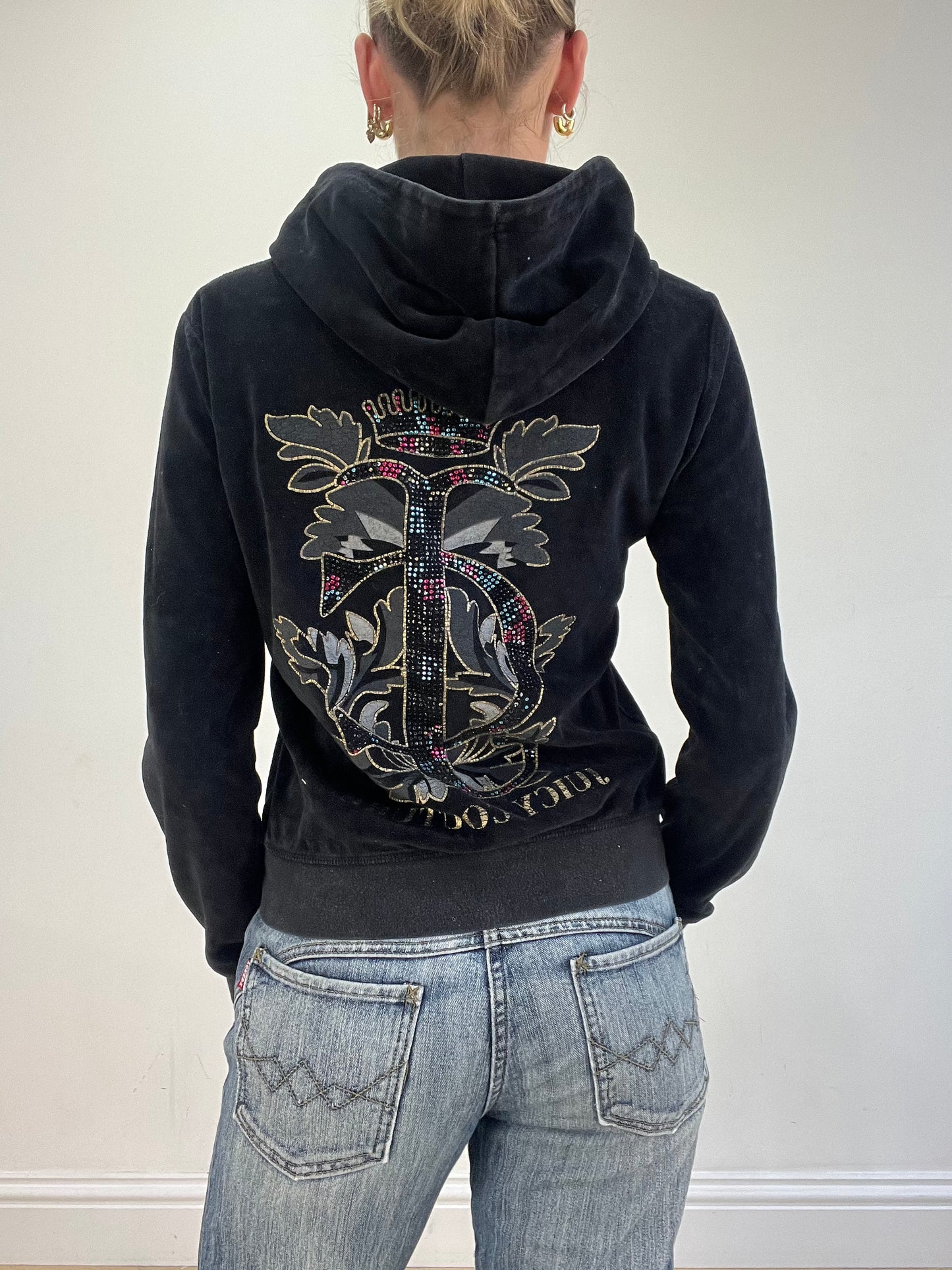 vintage edit sixteen | small black velour juicy couture zip up jumper