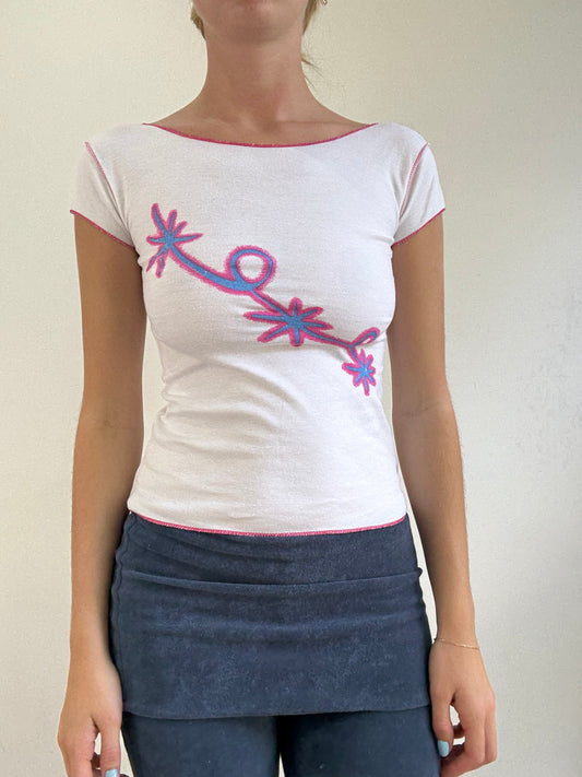 💻‼️ baby tee with sparkly blue and pink print
