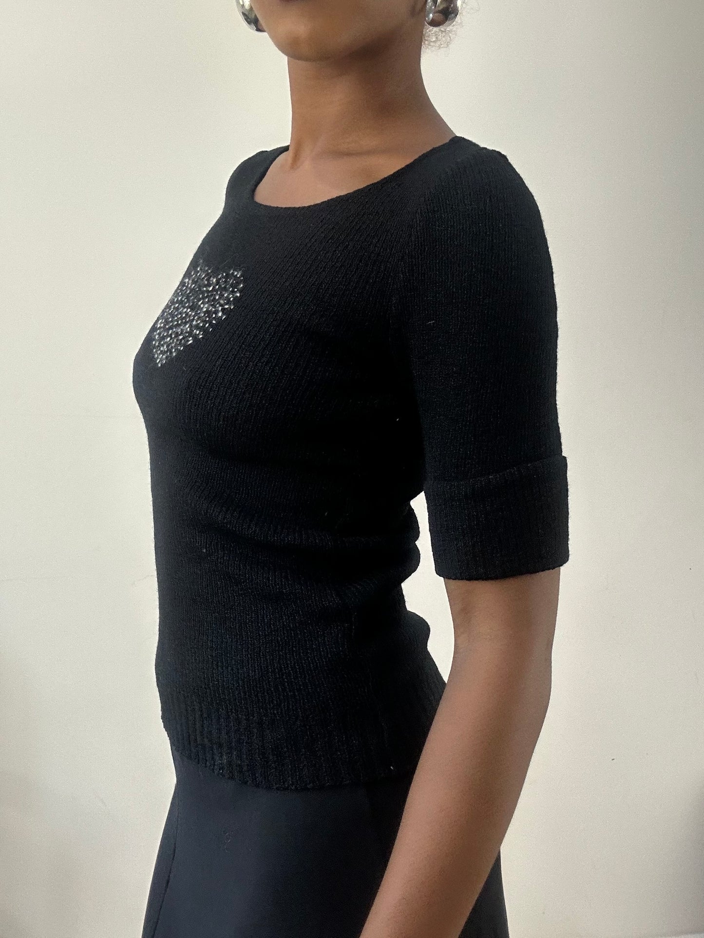 AUTUMN EDIT | small black knit short sleeve top with heart detail