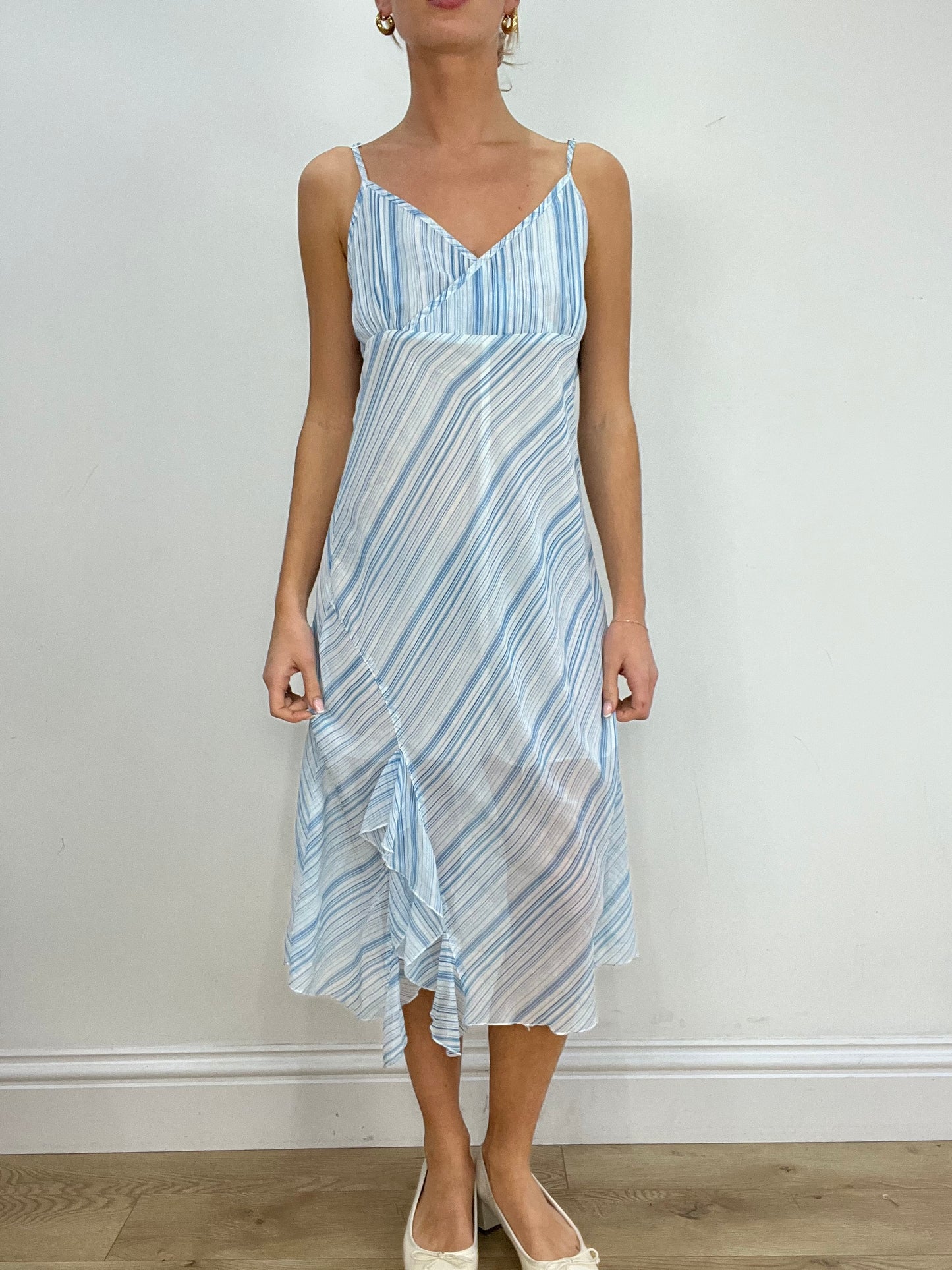 💻 vintage edit five | large white and blue striped maxi dress