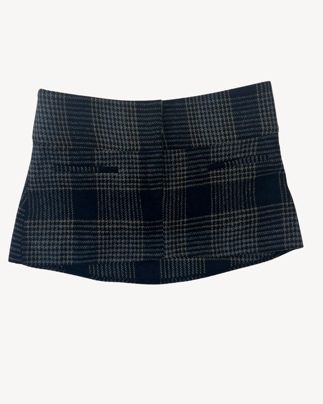 the alma skort in black tartan