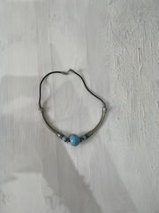 SATC drop | couleur: argenté + bleu · article: collier · détails: perles