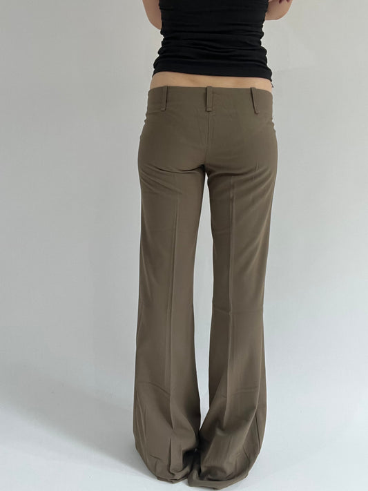 ‼️ | green fitted trousers