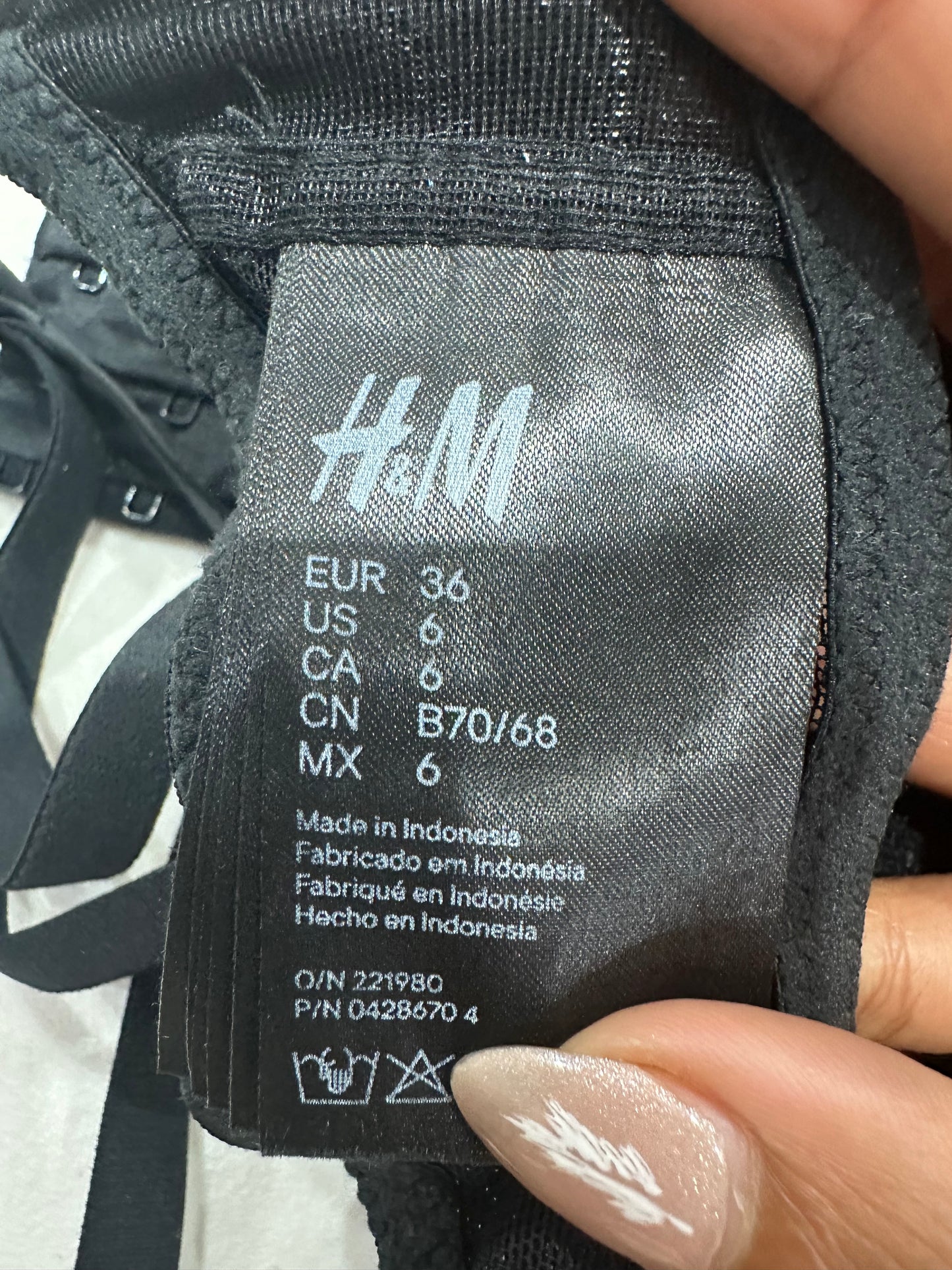 vintage edit: indie sleaze | extra small black old h&m corset top