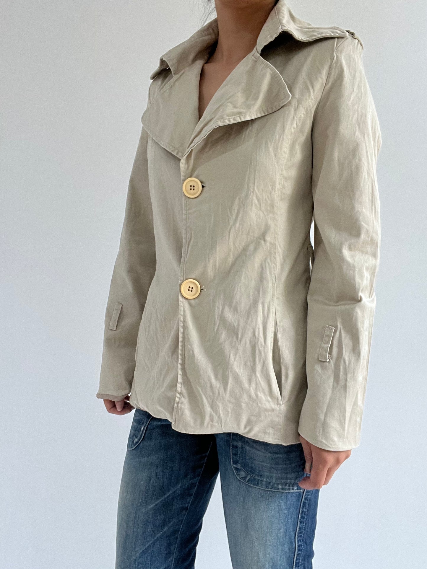 autumn picks | small beige trench coat
