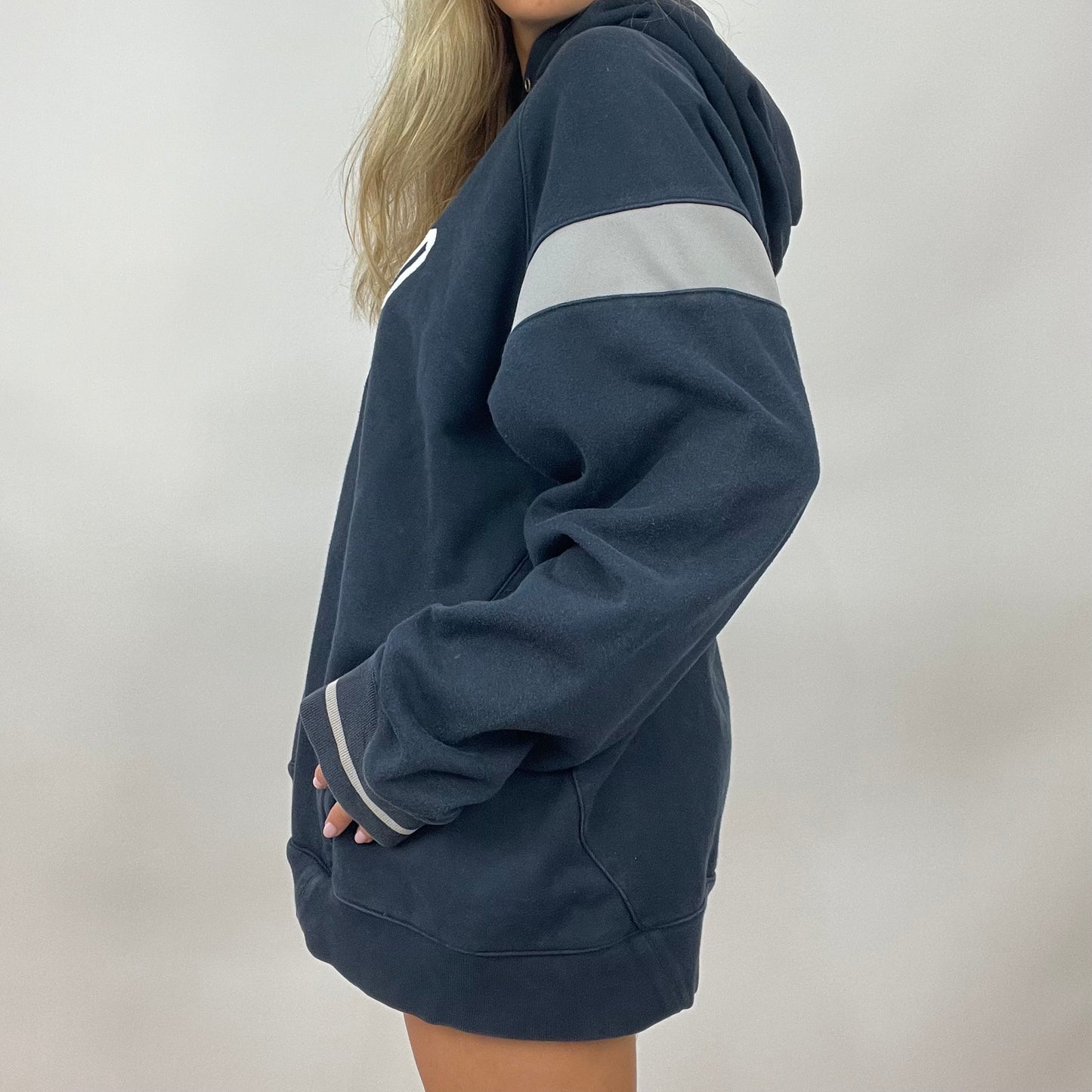HAILEY BIEBER DROP | XL blue nike hoodie