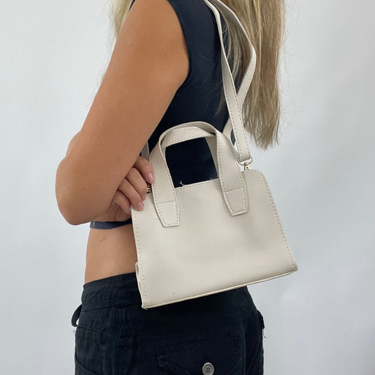 💚 FRESHERS FITS DROP | small white shoulder bag with strap