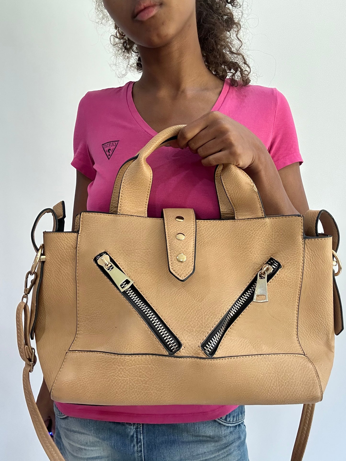 wag drop | tan shoulder bag with zip details