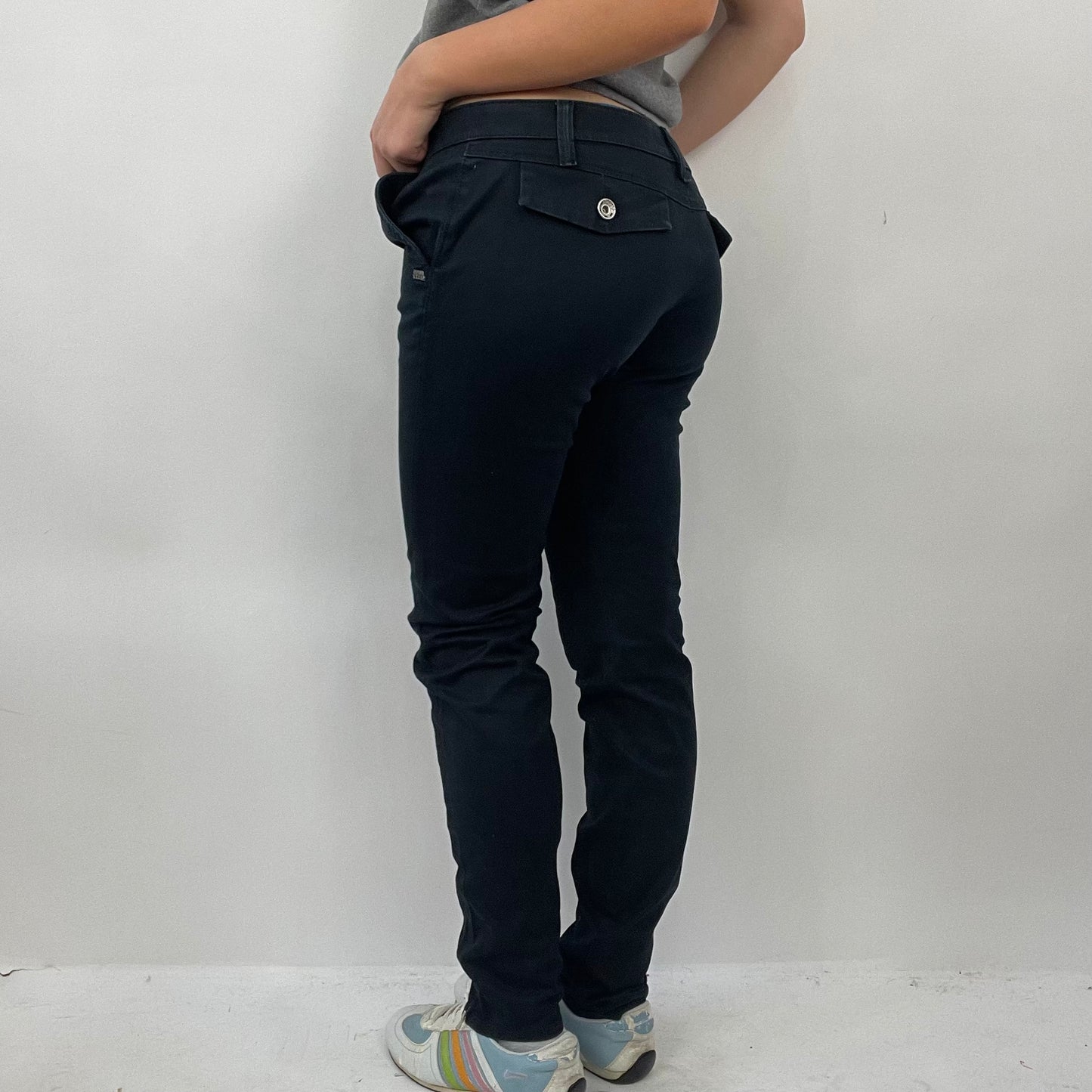 💚 QUIET LUXURY DROP | small black miss sixty jeans with zip detail