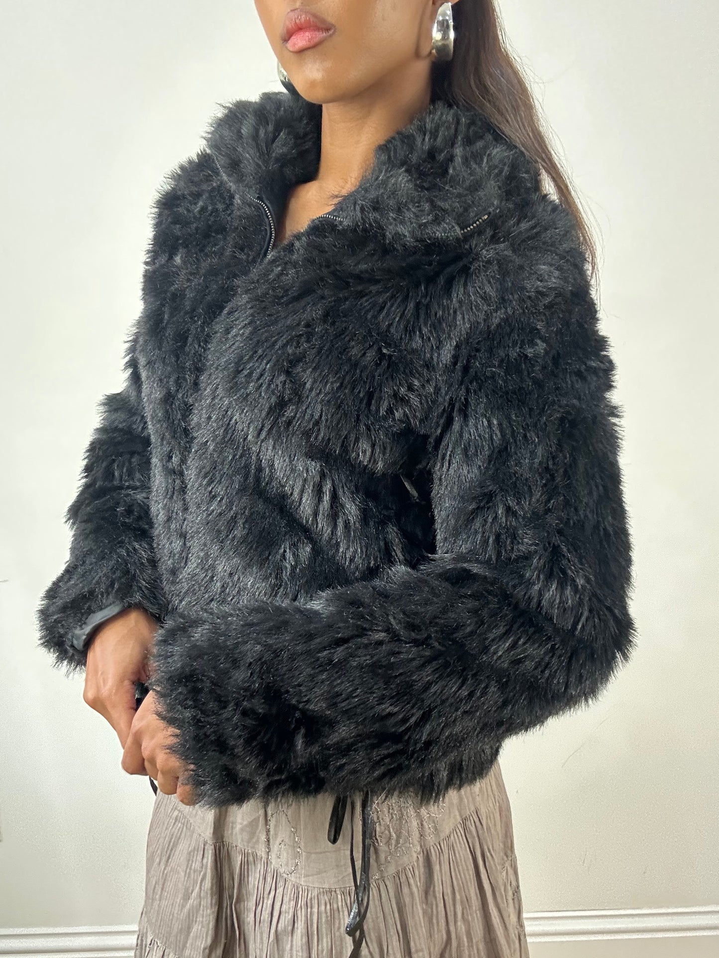 vintage edit: indie sleaze | medium black faux fur zip up jacket