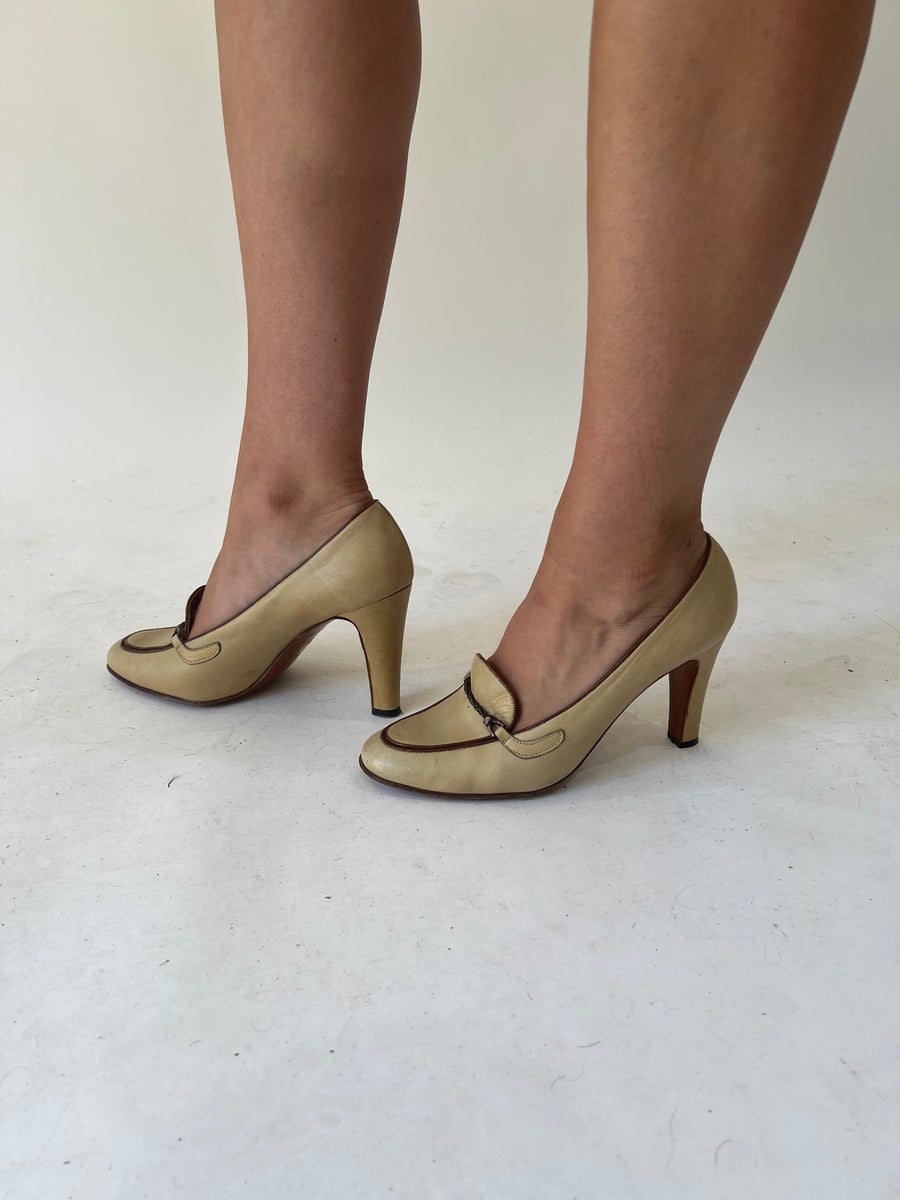 back to school drop | size 5 cream heels with copper chain strap