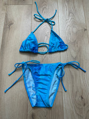 Vintage Edit fünfundzwanzig | kleines blaues Krawatten-Farbstoff-Stil Bikini-Set