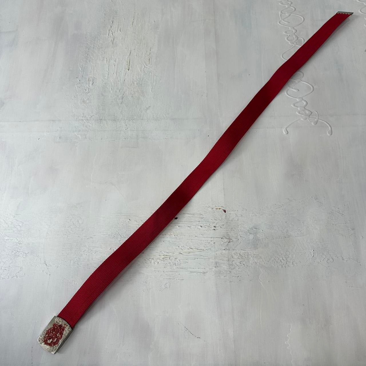 💻 GENERAL | one size red nylon belt with silver beaded buckle