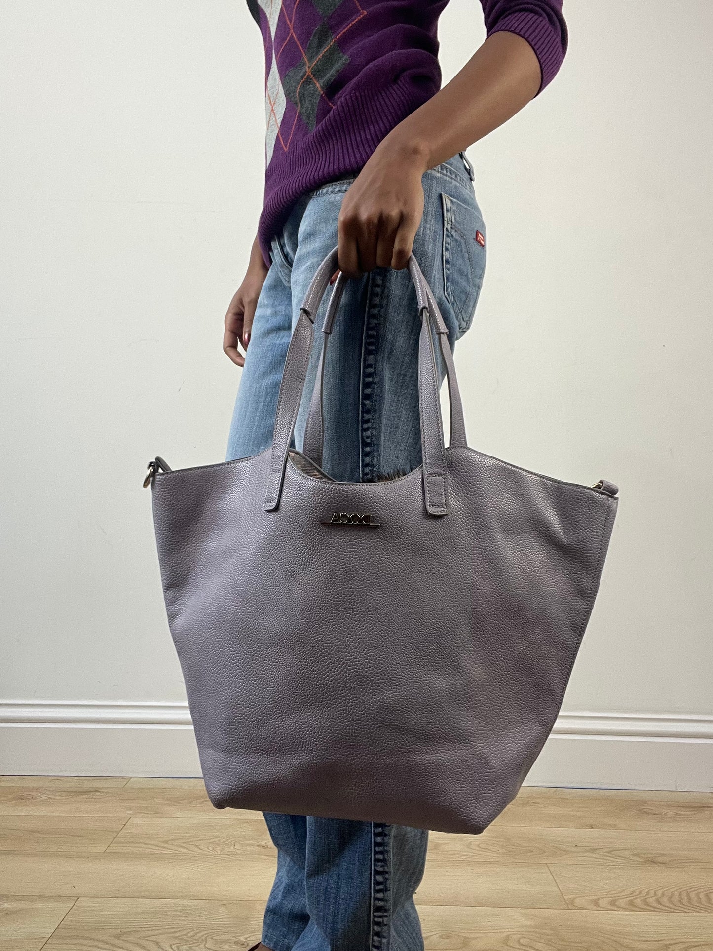 winter edit | lilac faux leather shoulder bag