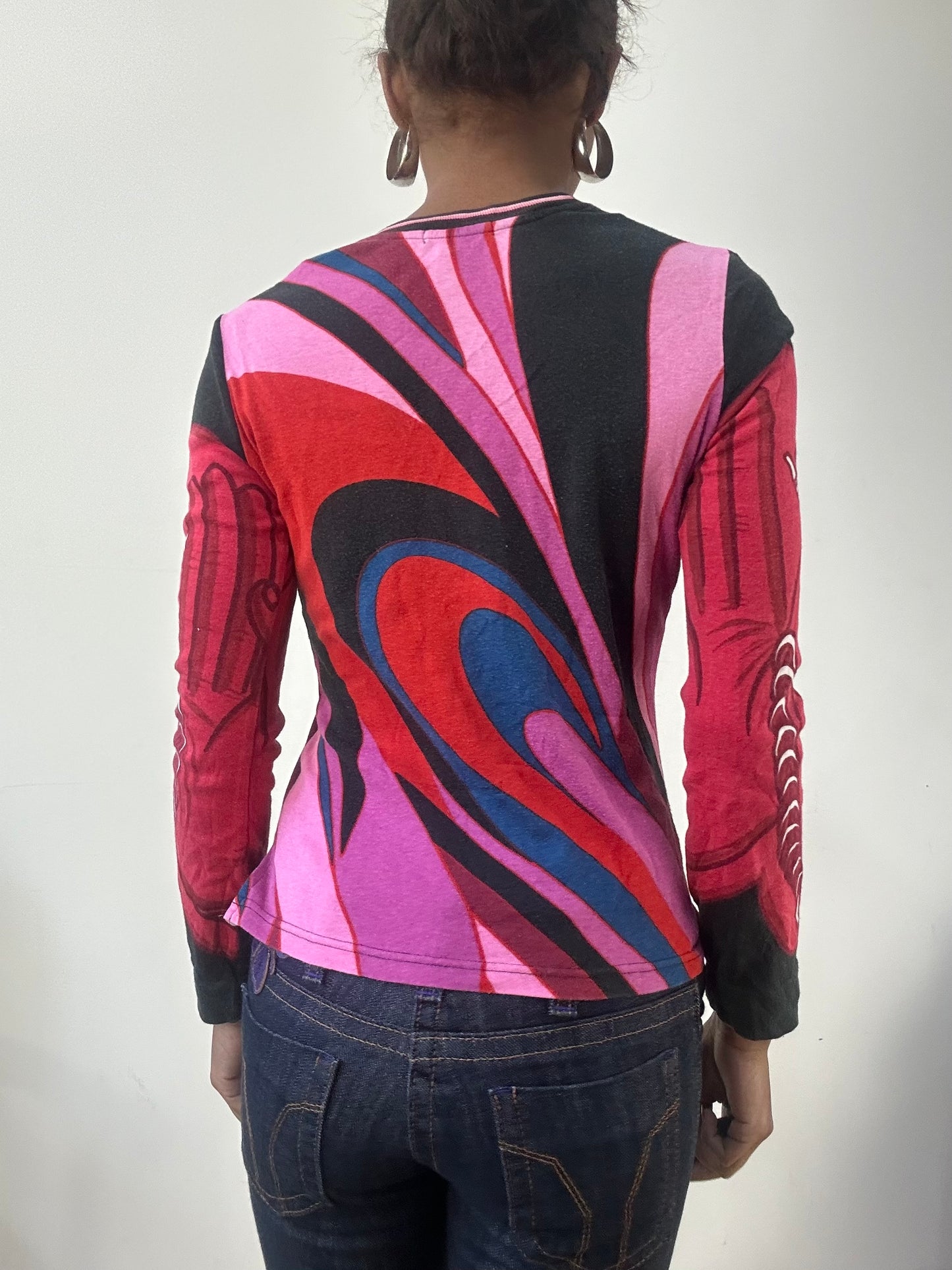 AUTUMN EDIT | small pink custo barcelona long sleeve graphic top
