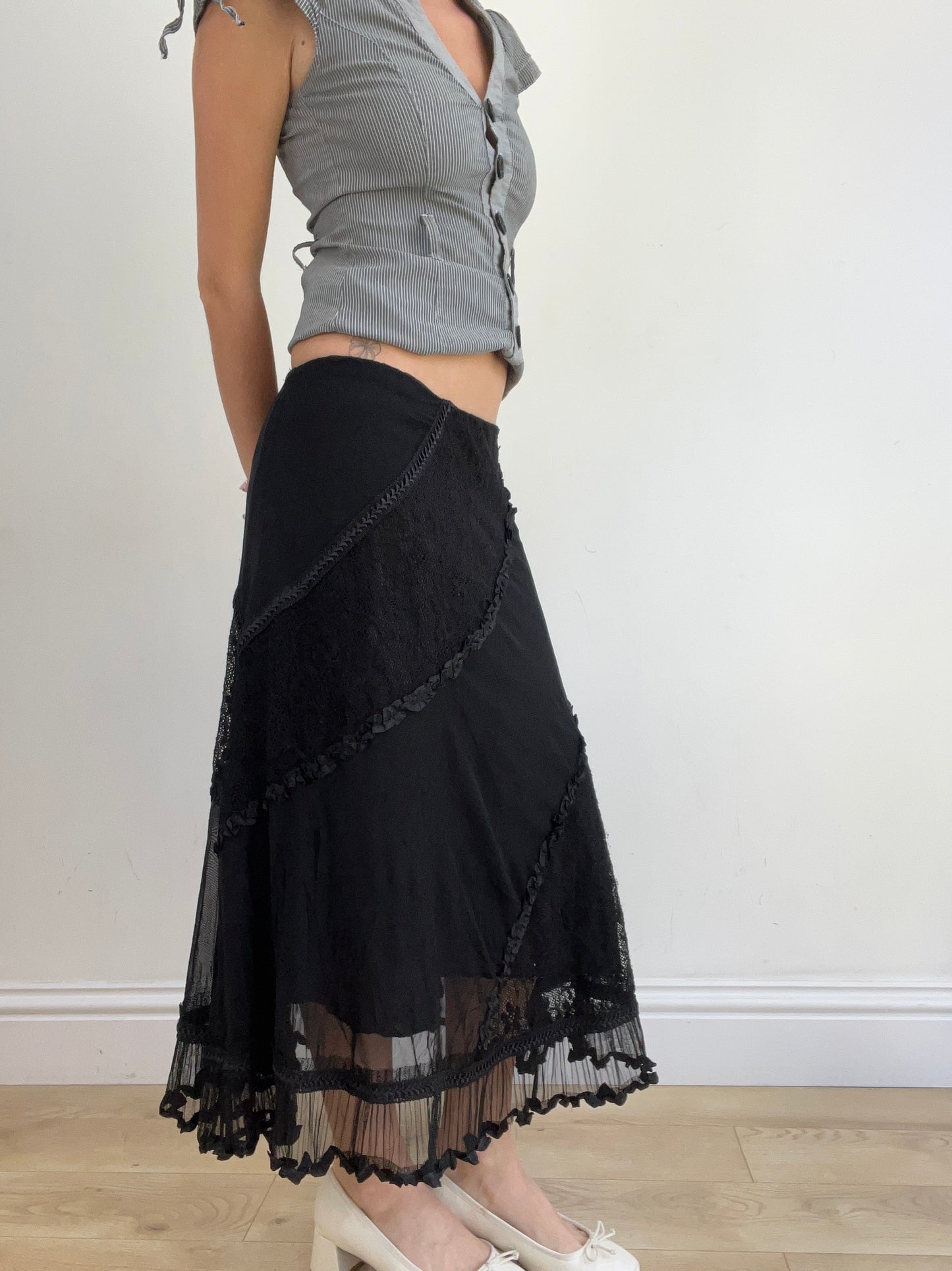 summer edit | small black maxi skirt with lace overlay