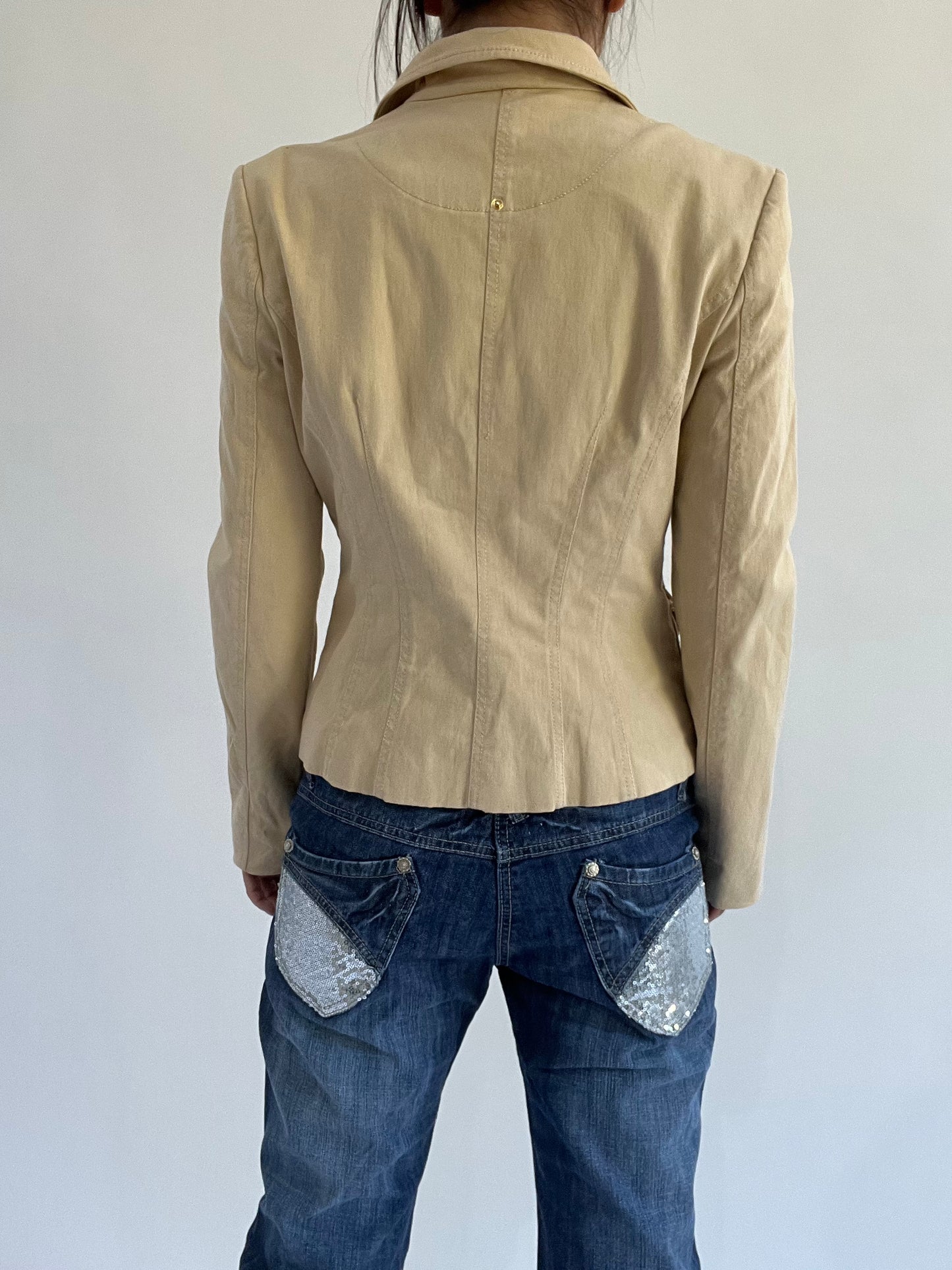 autumn picks |small cream yellow suit style jacket with pockets detail