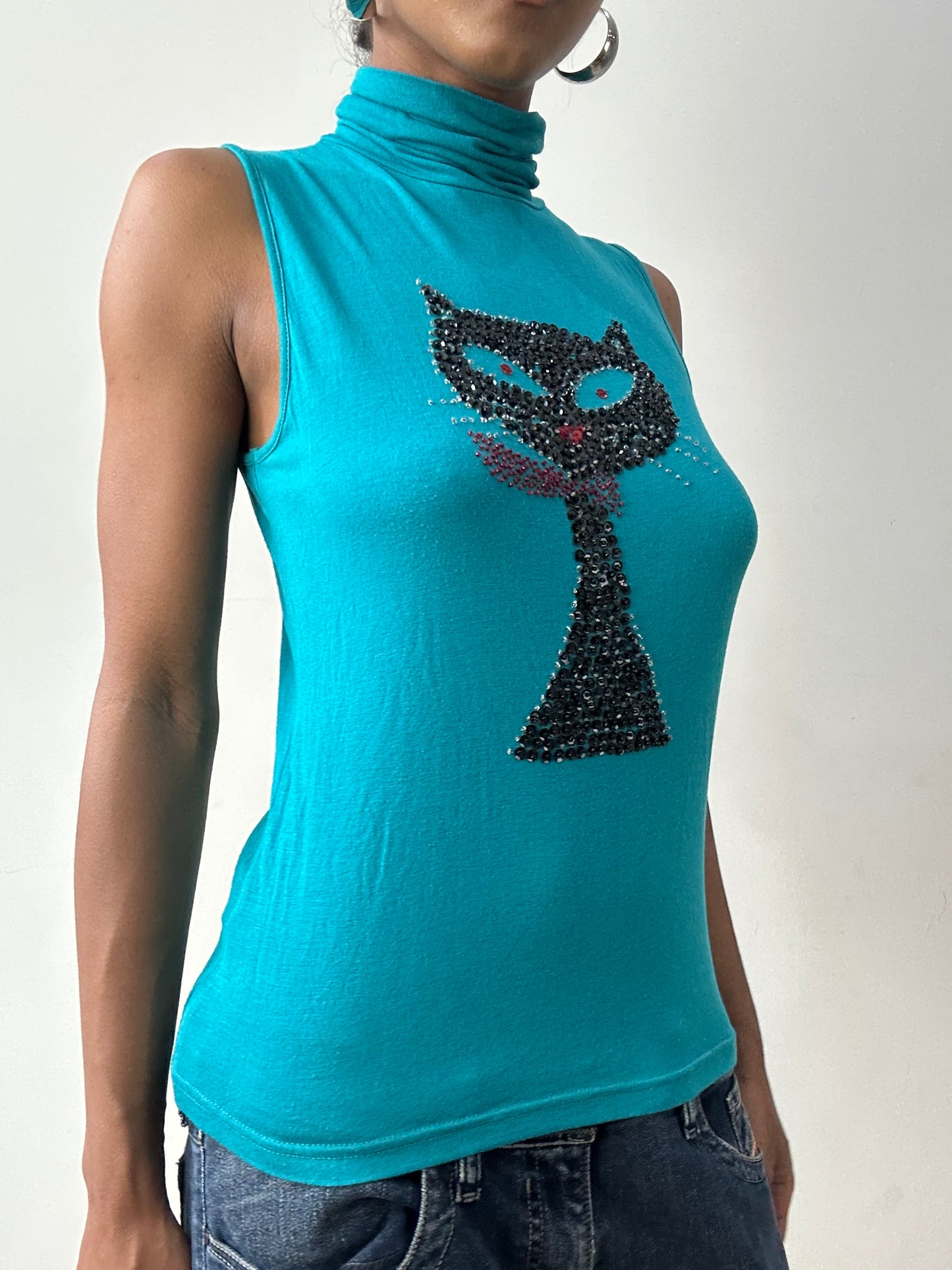 midsummer edit | small blue sleeveless turtleneck with sequin cat print