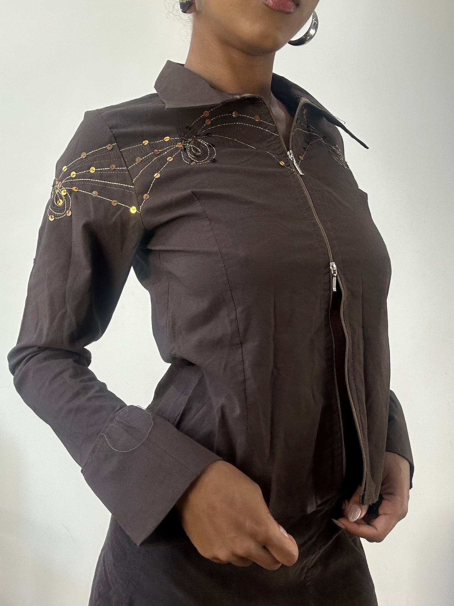 AUTUMN EDIT | small brown dual zip top with collar detail