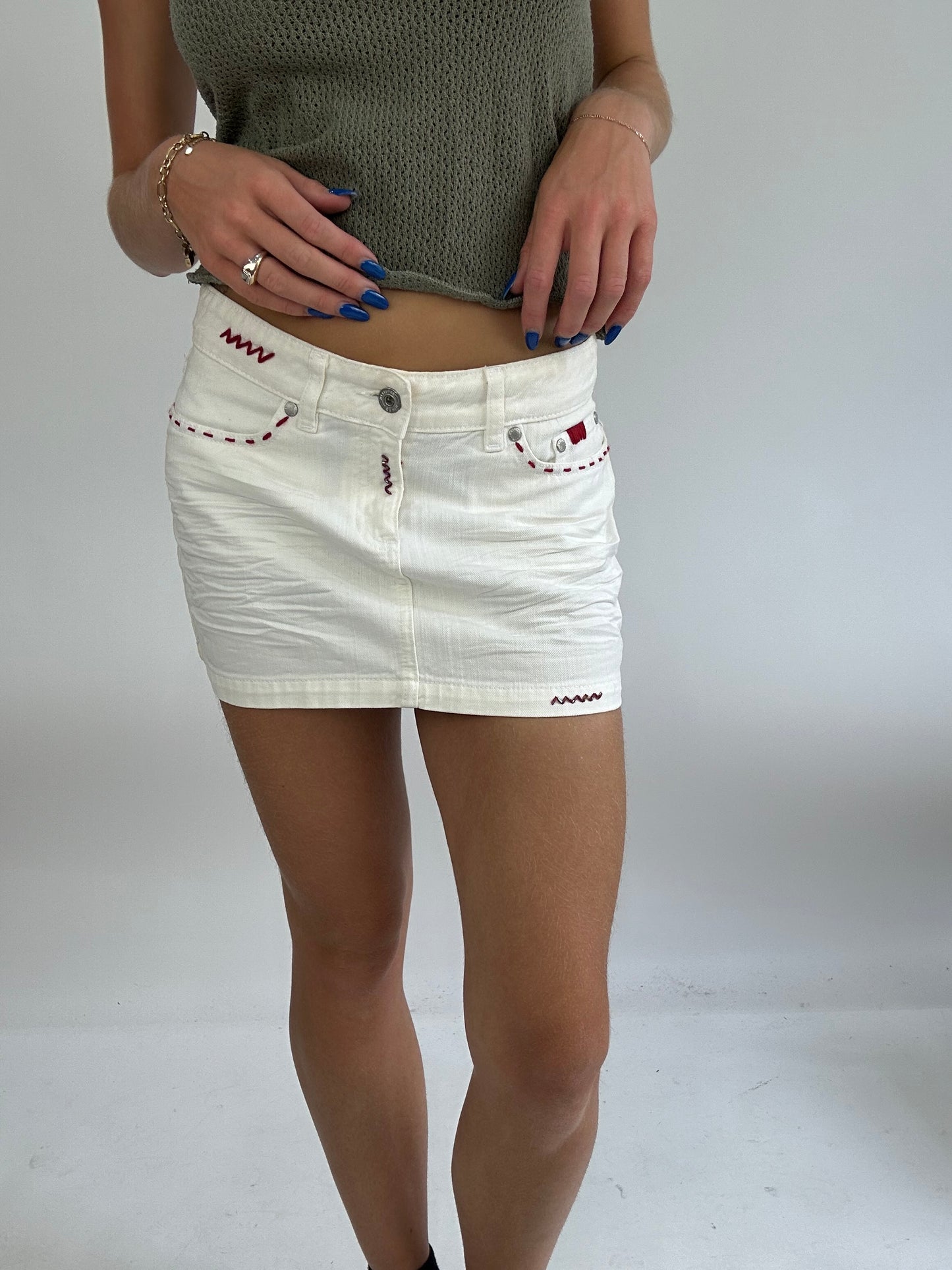 BRITISH SUMMER GIRL DROP | small white pimkie denim skirt with red stitching