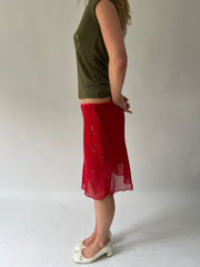 SATC drop | taille: M · couleur: rouge · matière: résille · article: jupe · détails: superposé + longueur midi