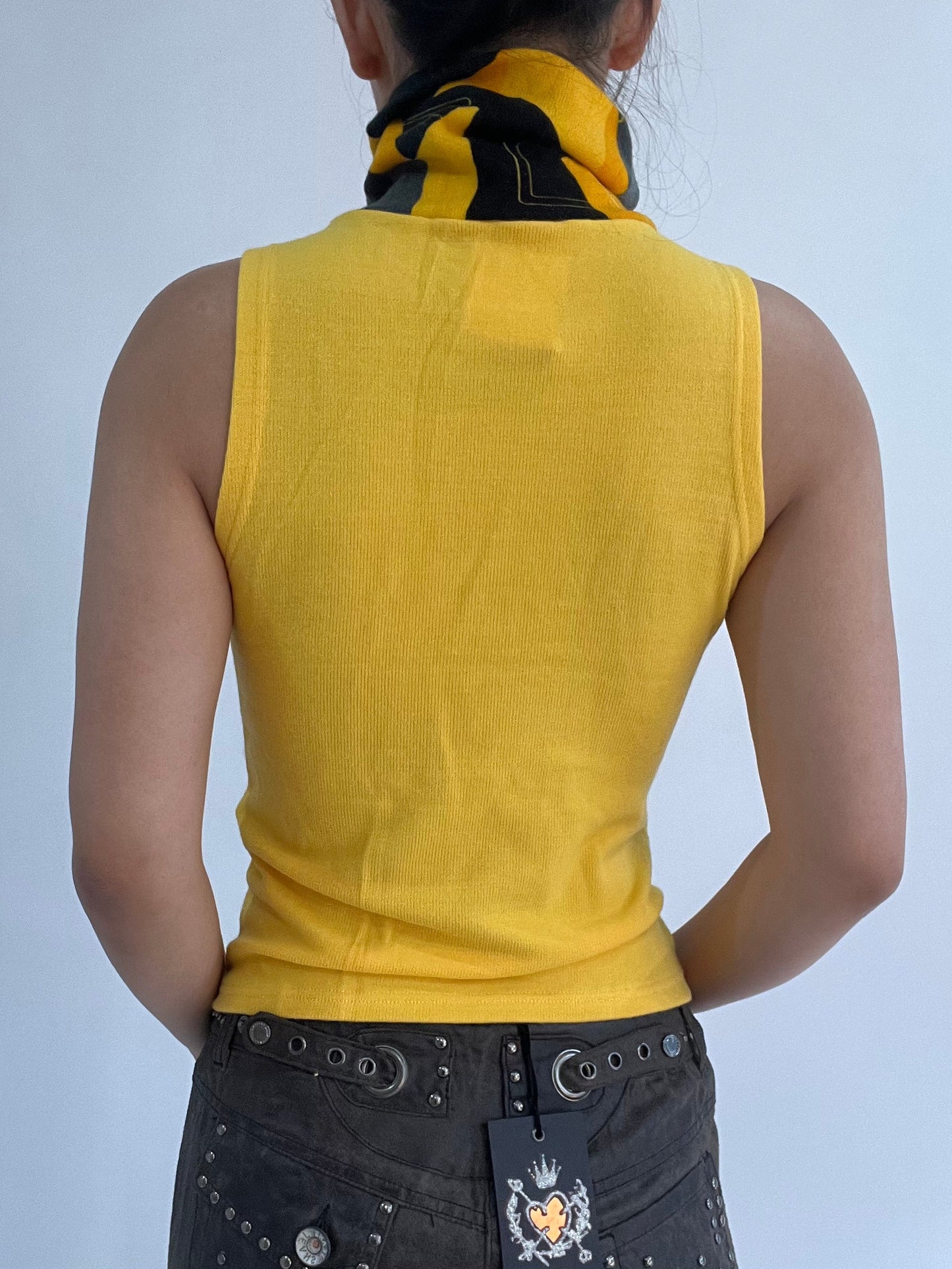 ‼️ | small black and yellow patterned high neck top