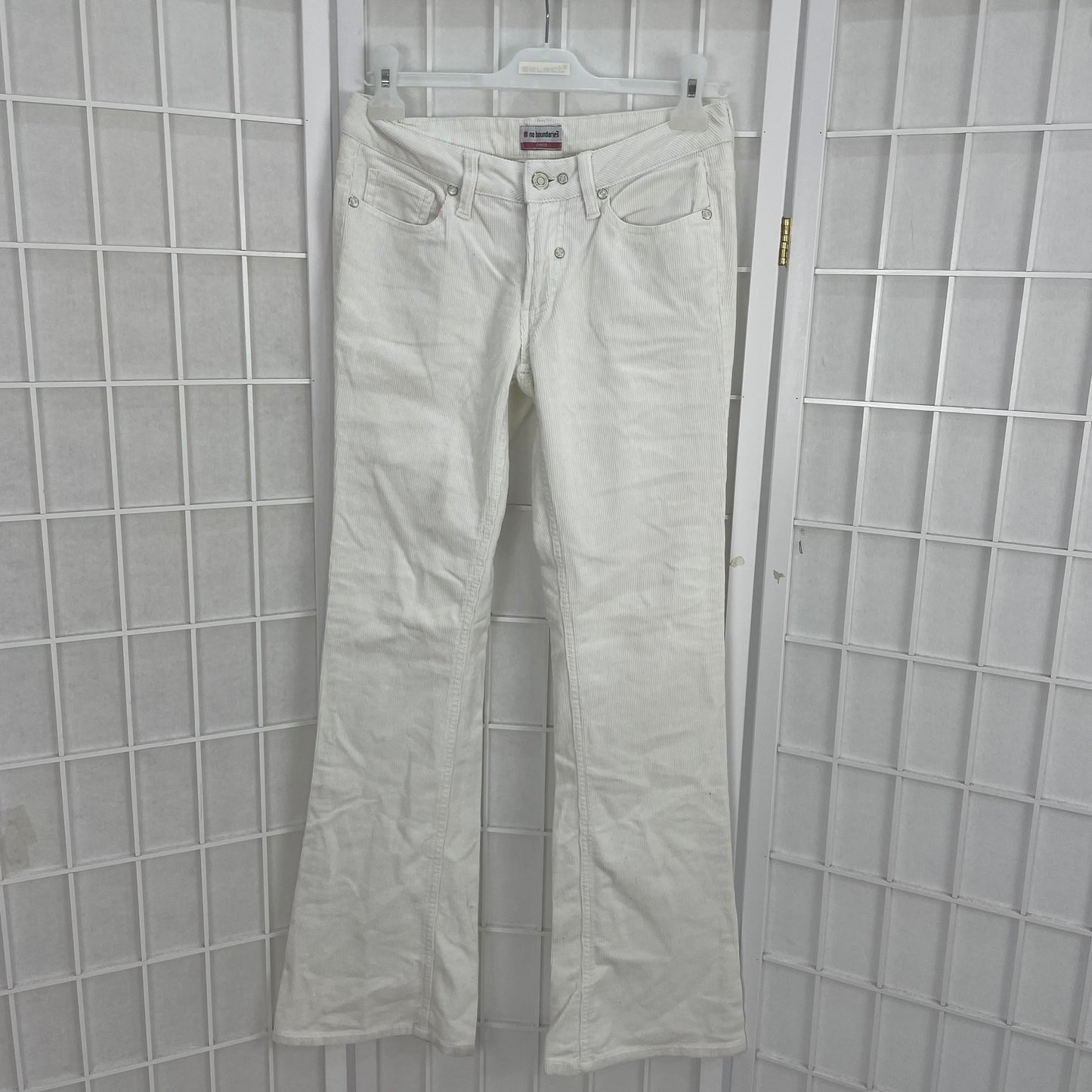 INSTA BADDIE DROP | XS white corduroy jeans