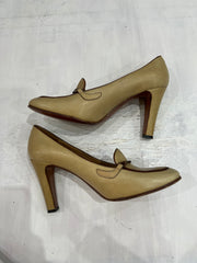 back to school drop | size 5 cream heels with copper chain strap