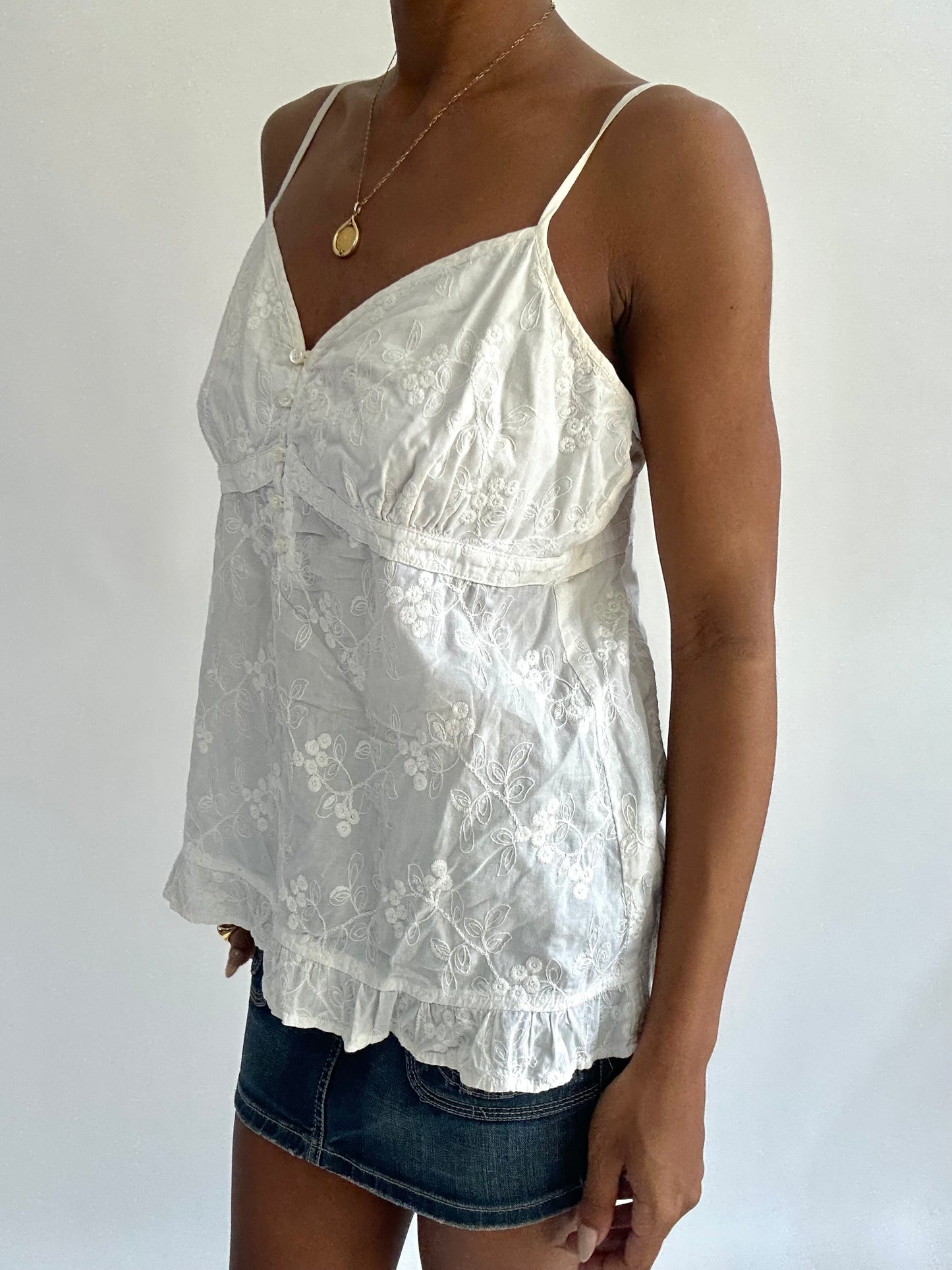 summermaxxing drop | medium white esprit cami top