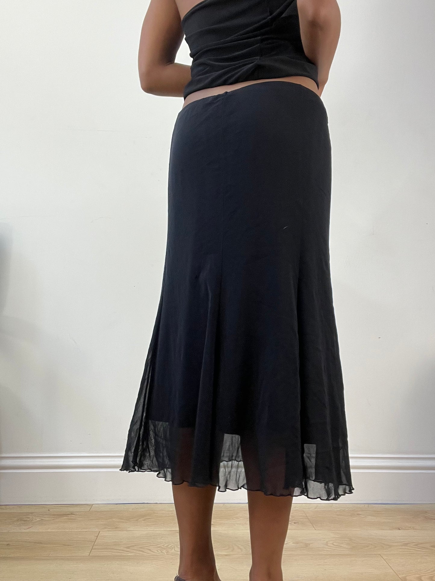 AUTUMN EDIT | small black mesh overlay midi skirt