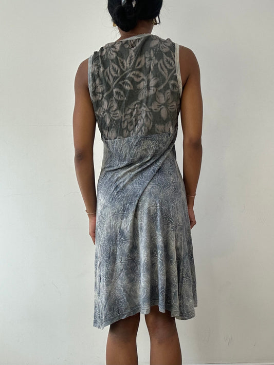vintage edit twenty-one | medium blue and white marlboro classics patterned midi dress