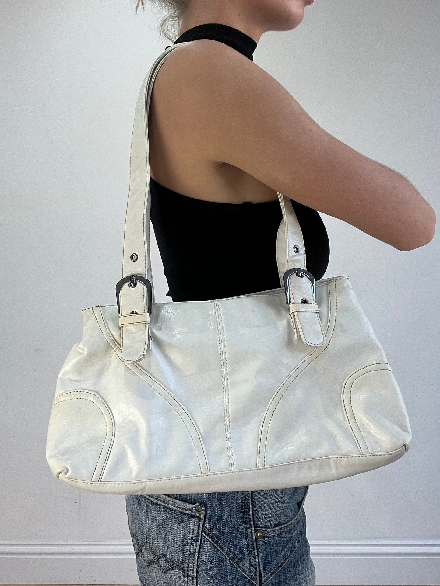 vintage edit sixteen | white faux leather shoulder bag