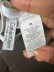 טופ ביקיני ⁨calvin klein⁩ – ירוק וורוד – מידה ⁨m⁩ – ⁨vintage edit twenty-five⁩