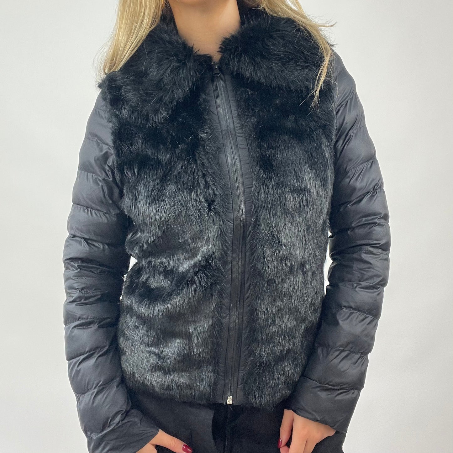 90s MINIMALISM | small black puffer jacket with fluffy front
