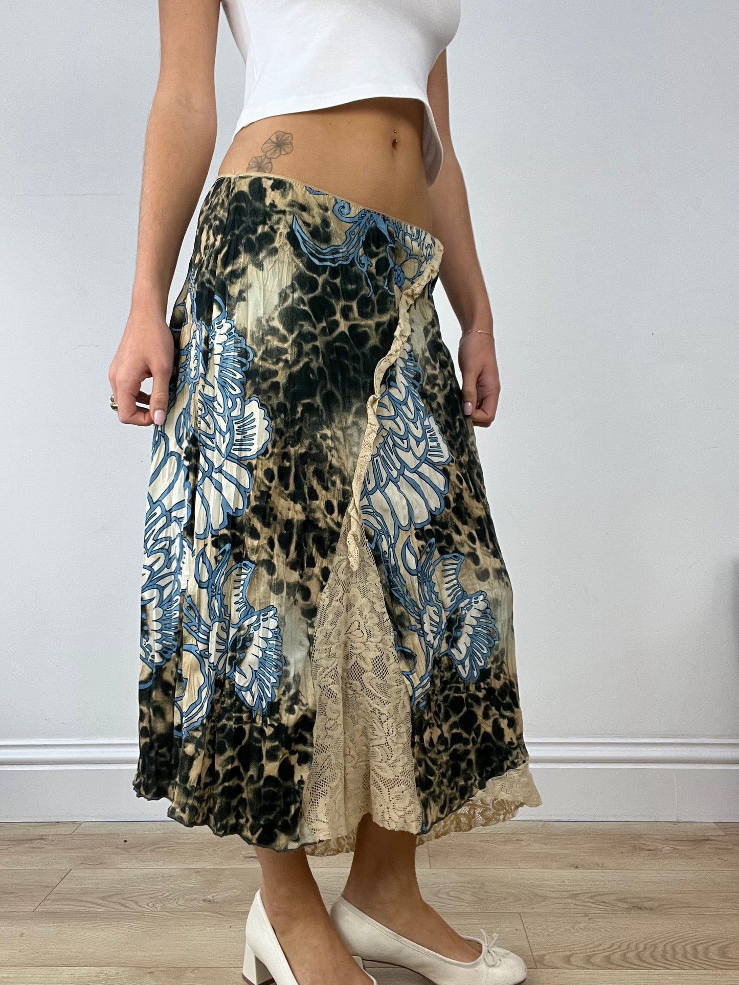 BUFFY THE VAMPIRE SLAYER | medium beige and blue leopard print maxi skirt